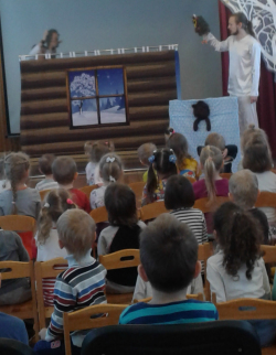 Воспитанники дошкольного отделения встретились с артистами театра "Чижик-Пыжик"