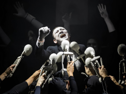 Здесь встретились кукла, тело и душа