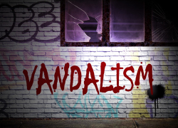 Что такое вандализм, похож ли он на хулиганство и чем чреват для детей и взрослых?