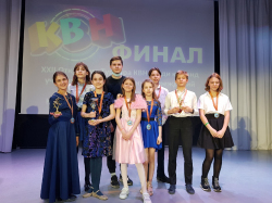 Победа в фестивале импровизаций КВН среди школ Калининского района